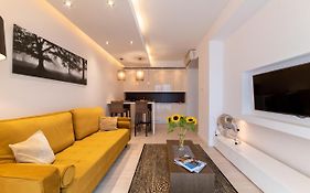 Platinum Towers E-Apartments